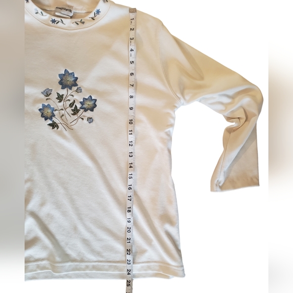 Bonworth Size S White With Blue Flower Embroidered Top - Picture 8 of 8